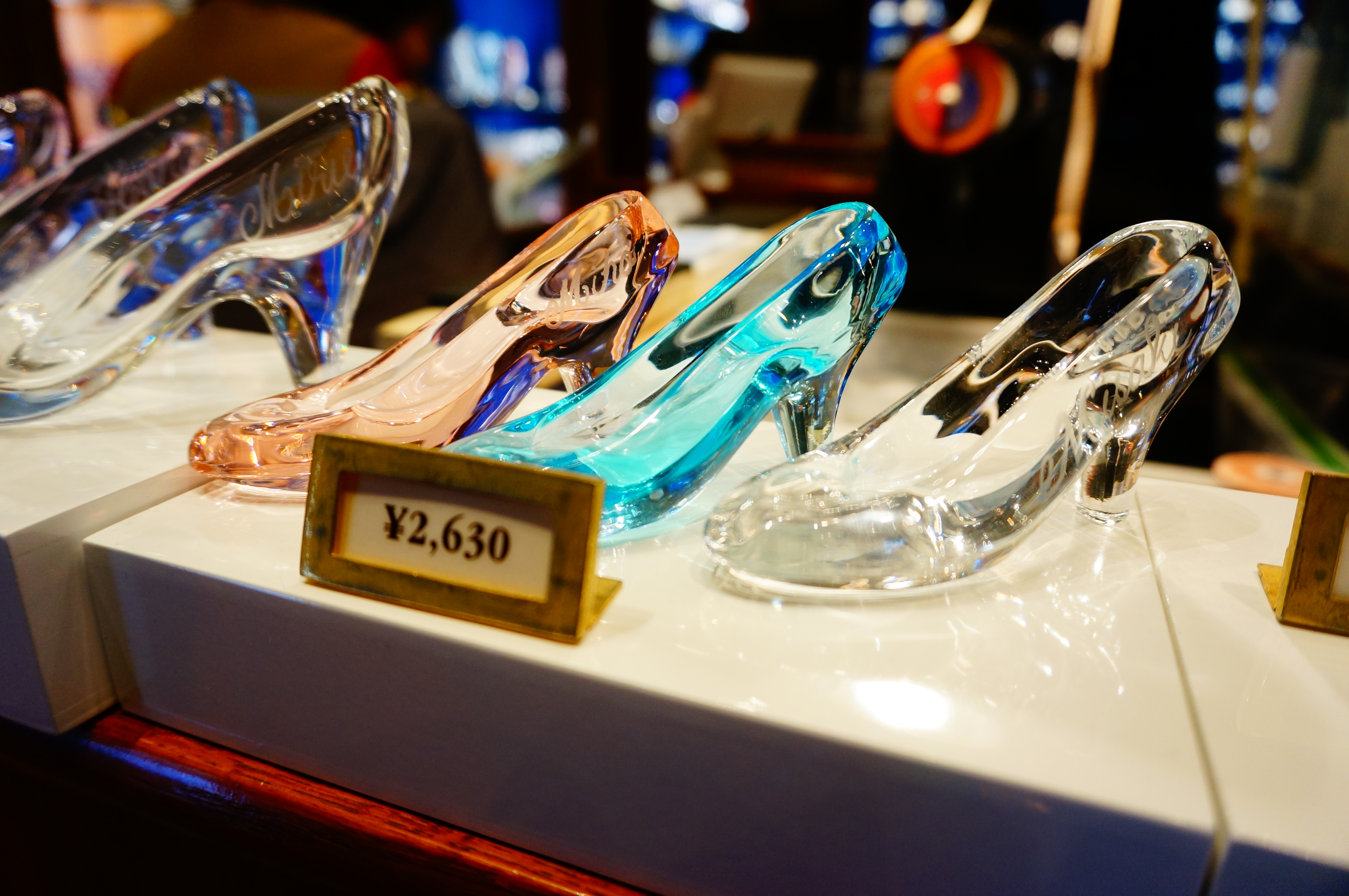 ディズニー ガラスの靴 販売場所 値段 サイズ シーでも買える 東京ディズニーランド シー旅行の攻略ブログ Tdrおとく旅