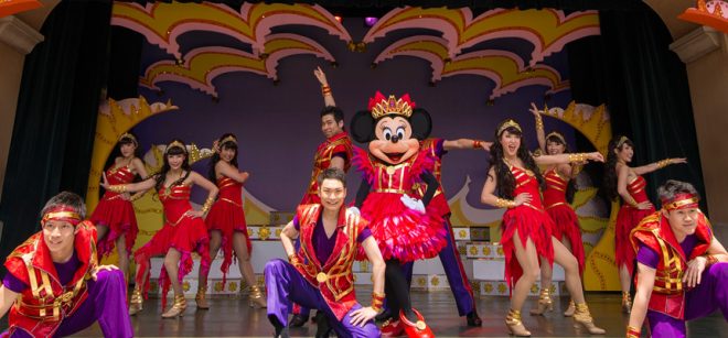 ミニー・オー!ミニーで赤い衣装で踊るミニー