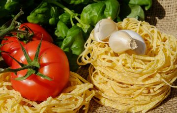 トマトとパスタとニンニク